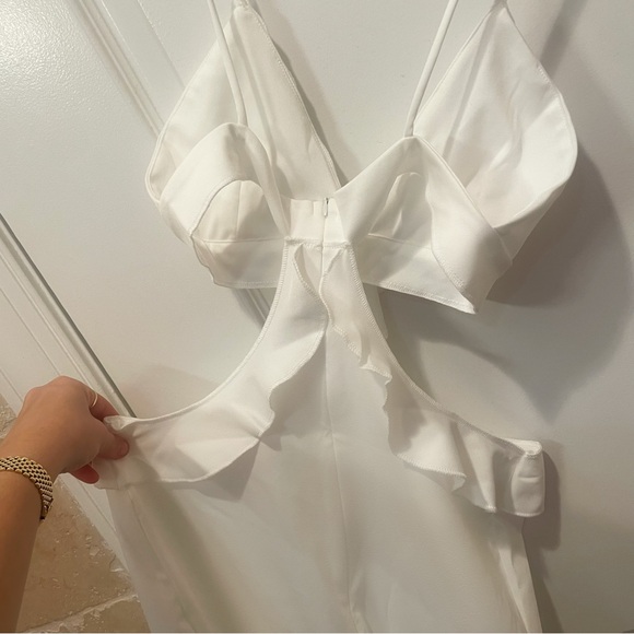 Coveshe Low-Cut Backless Ruffle Dress - Picture 8 of 9